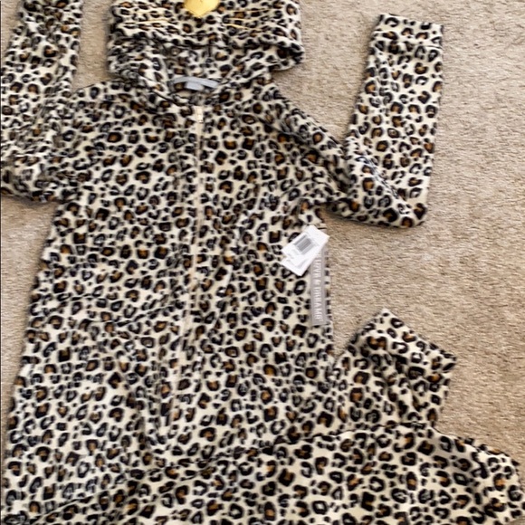 Peace Love & Dream Leopard Cat Onesie - Picture 3 of 3